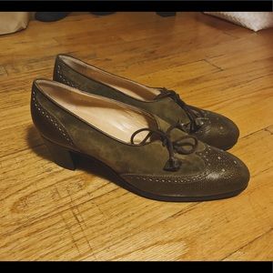 Vintage super sweet military green suede pumps